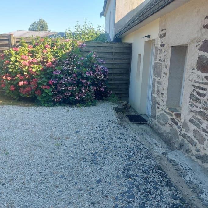 Penty Typique Kercab Dans Un Ancien Moulin Vila Plomodiern Exterior foto