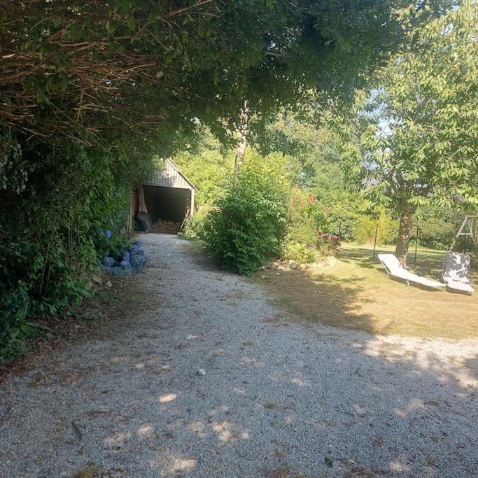 Penty Typique Kercab Dans Un Ancien Moulin Vila Plomodiern Exterior foto